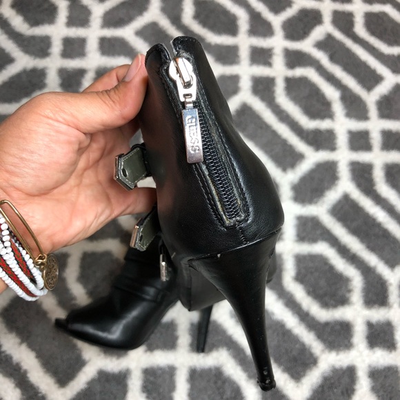 💫GUESS OPEN TOE BOOTIES WITH TRIPPLE BUCKLE sz8 - Picture 4 of 8